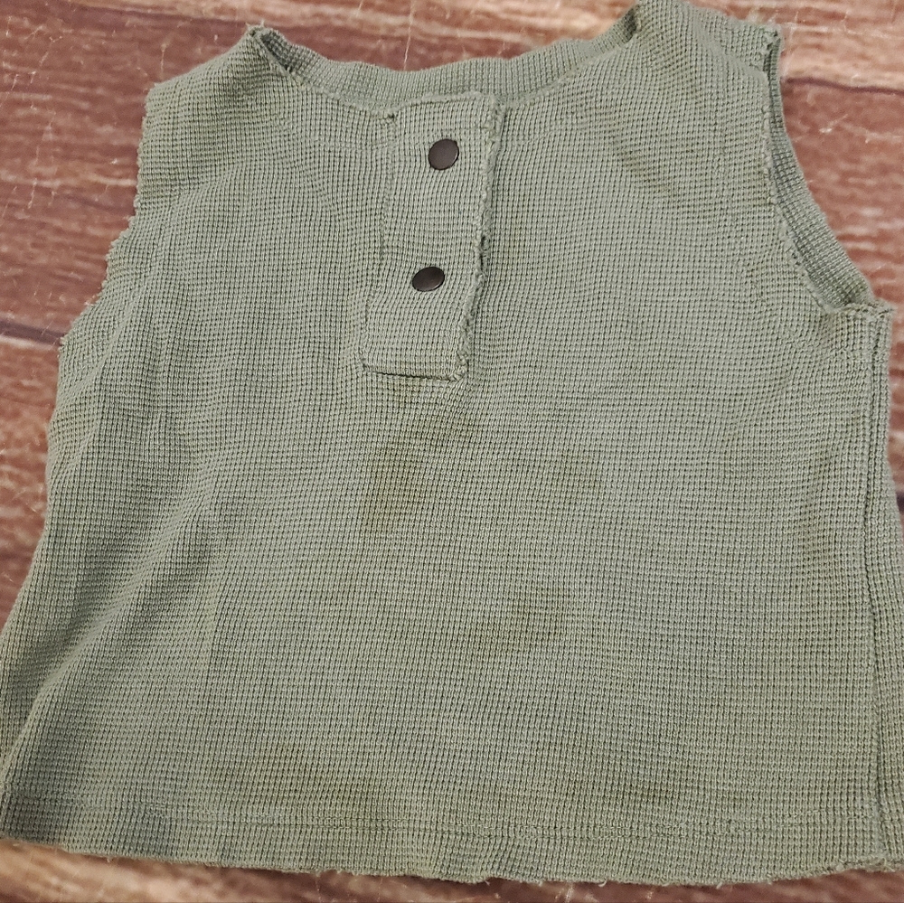 Little Creative Factory green waffle knit vest sz 6-12m